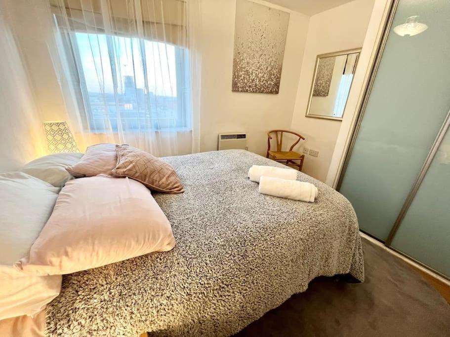 Cosy Flat Right Opp Tube Station Apartment London Luaran gambar
